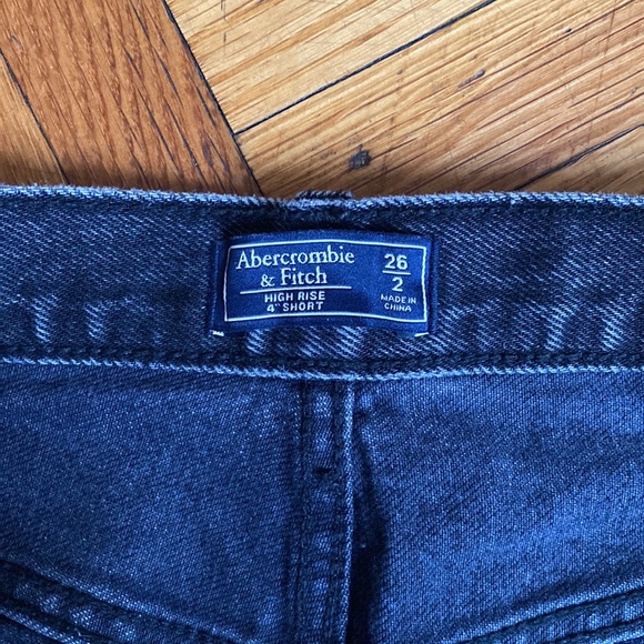 Abercrombie & Fitch high rise black short size 26/2 - Picture 4 of 4